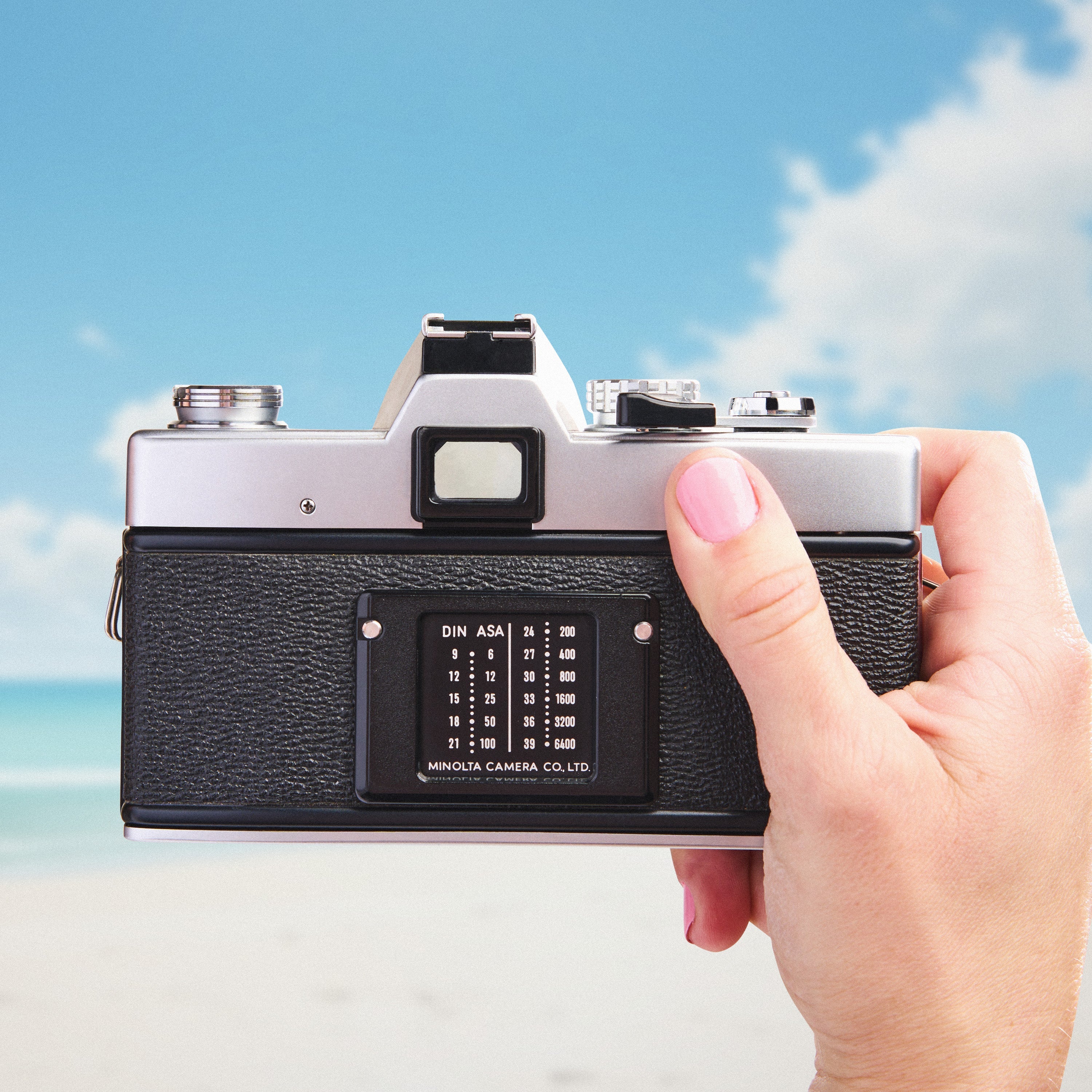 Minolta SRT-201 | 35mm Film Camera