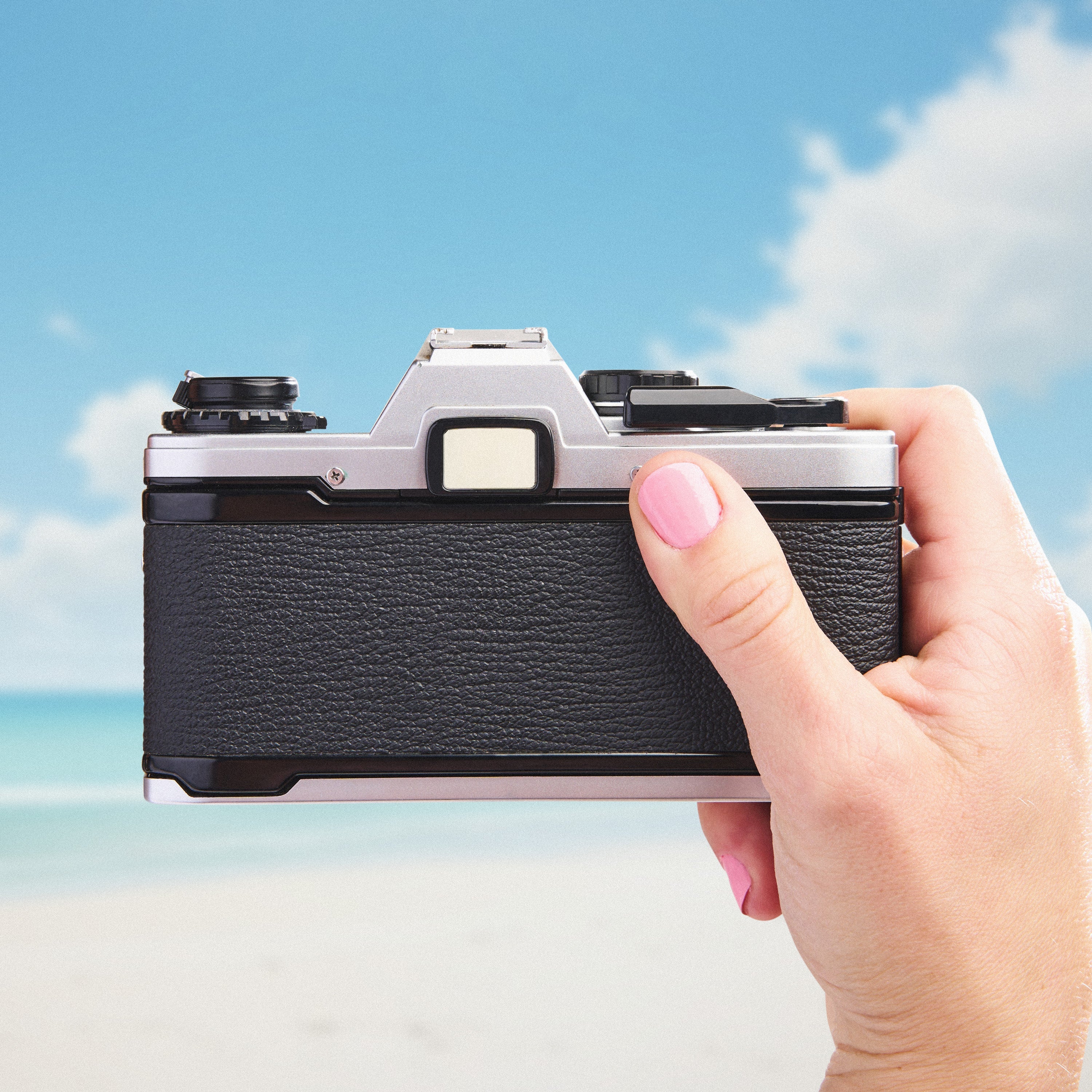 Olympus OM-10 | 35mm Film Camera